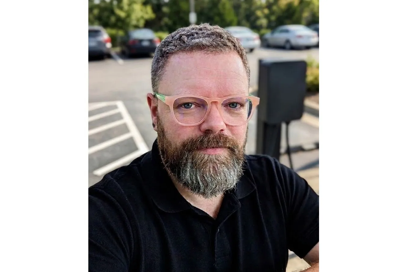 Stefan Poppe-Lauterbach, Manager Strategic Projects and Key Accounts bei WALL-E Fleet begleitet strategische Projekte rund um Ladeinfrastruktur, Betrieb und Abrechnung im Flottenumfeld.